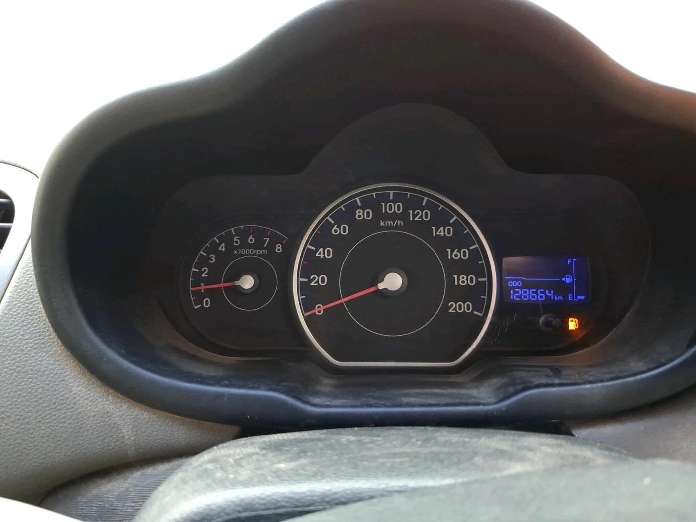 2011 Hyundai i10 ERA 1.1, Petrol, Manual, 1,28,664 km, interior