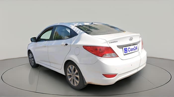 2014 Hyundai Verna FLUIDIC 1.6 VTVT SX, CNG, Manual, 1,30,078 km, exterior