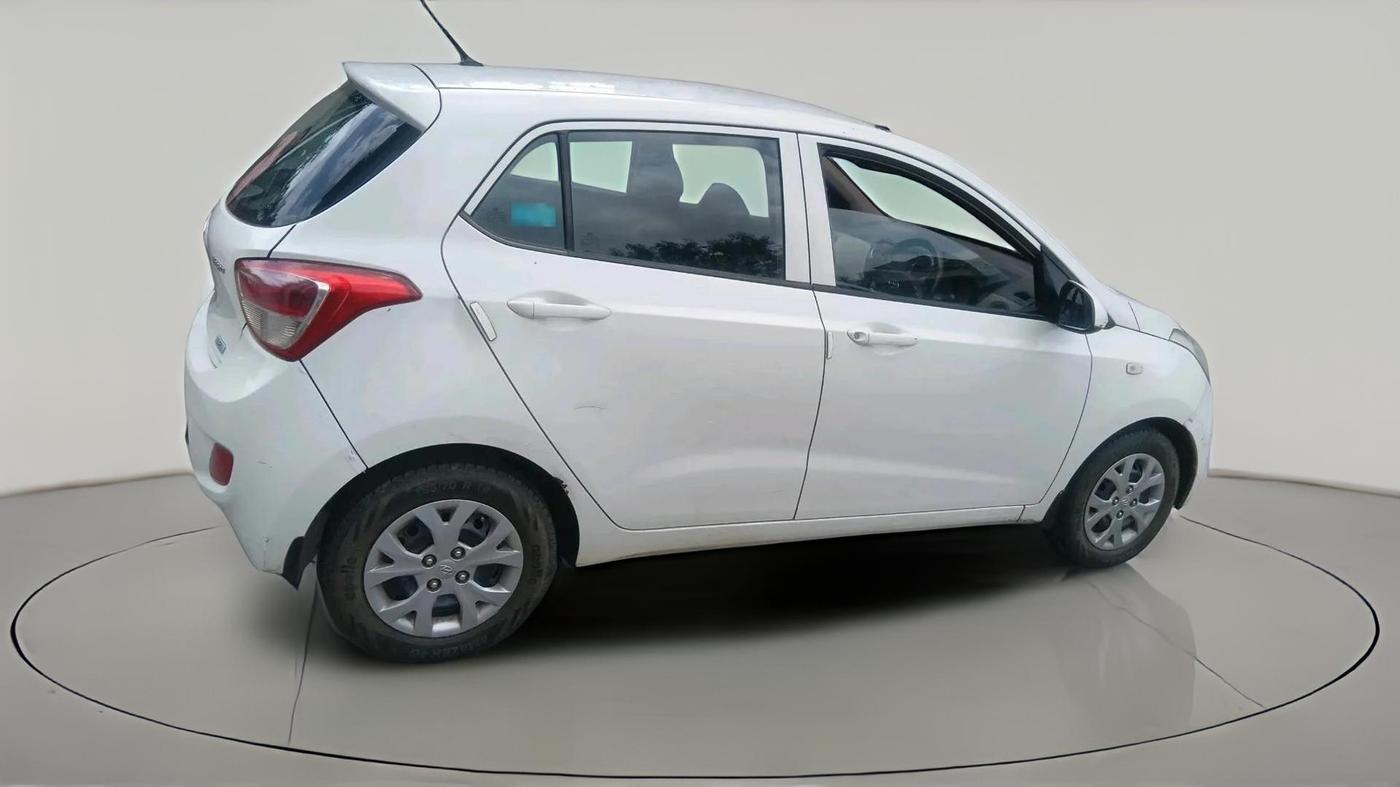 2015 Hyundai Grand i10 MAGNA 1.2 KAPPA VTVT, Petrol, Manual, 1,01,877 km, exterior