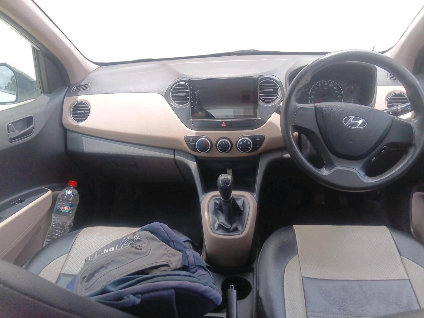 2015 Hyundai Grand i10 MAGNA 1.2 KAPPA VTVT, Petrol, Manual, 1,01,877 km, interior
