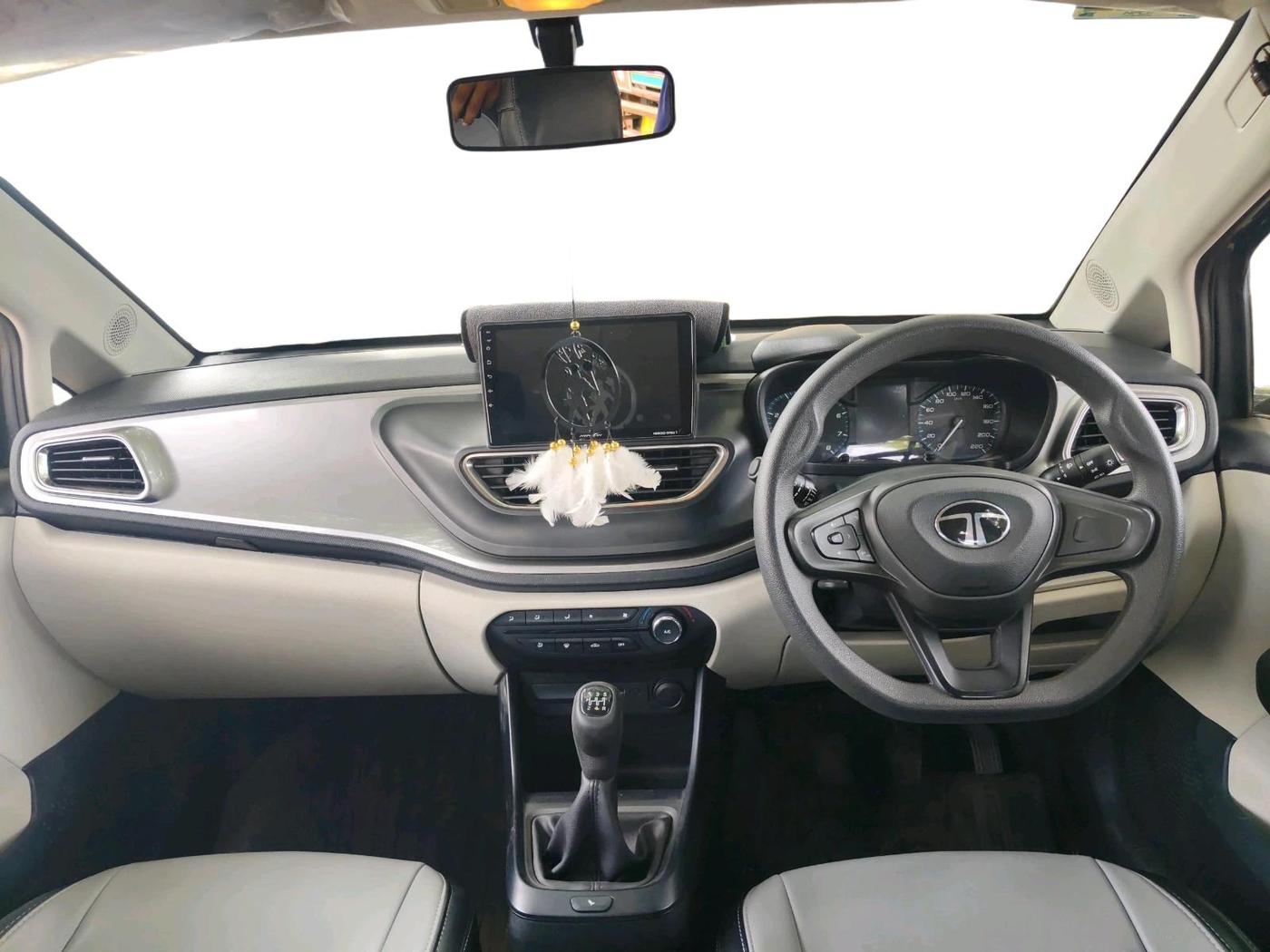 2024 Tata ALTROZ XM PETROL, Petrol, Manual, 16,332 km, interior