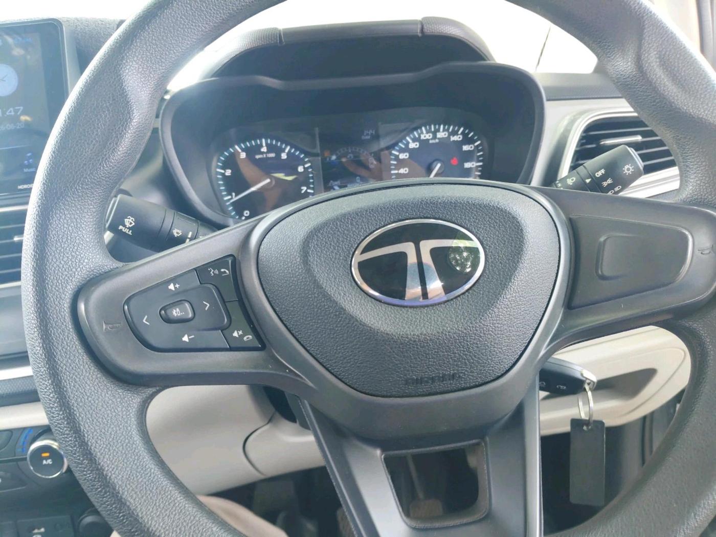 2024 Tata ALTROZ XM PETROL, Petrol, Manual, 16,332 km, interior