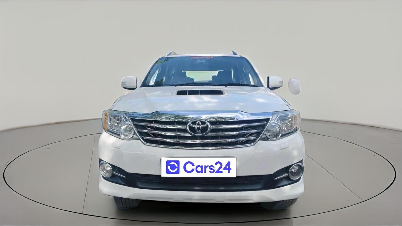 2015 Toyota Fortuner 3.0 4X2 AT, Diesel, Automatic, 82,869 km, exterior