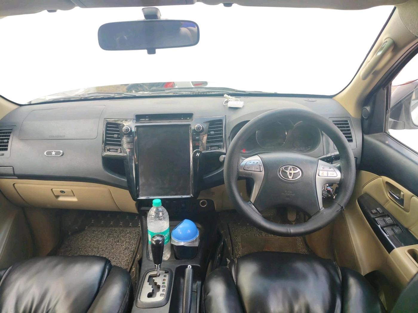 2015 Toyota Fortuner 3.0 4X2 AT, Diesel, Automatic, 82,869 km, interior