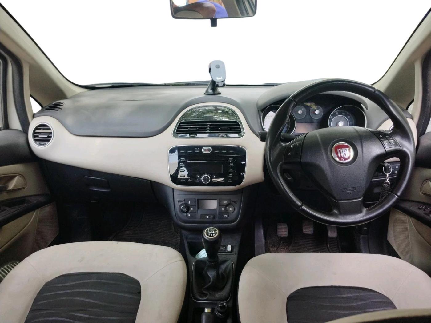 2016 Fiat Punto EVO EMOTION 1.3 MULTIJET, Diesel, Manual, 1,17,702 km, interior