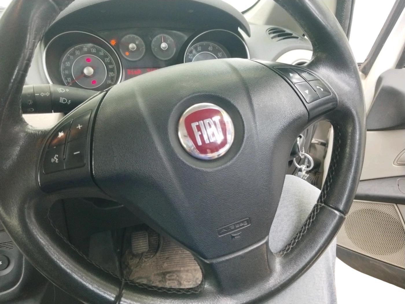 2016 Fiat Punto EVO EMOTION 1.3 MULTIJET, Diesel, Manual, 1,17,702 km, interior