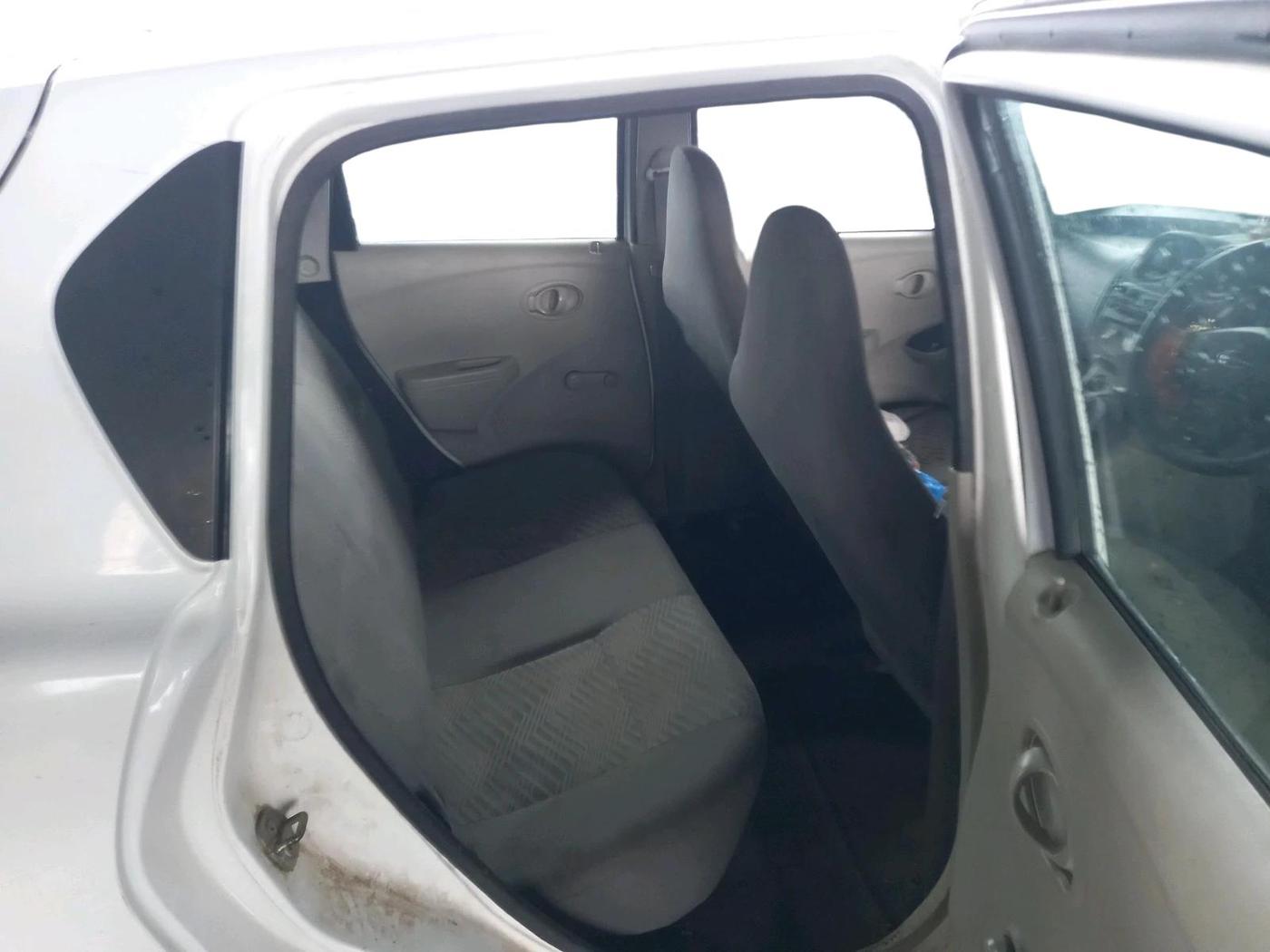 2016 Datsun Go Plus T, CNG, Manual, 1,32,870 km, interior