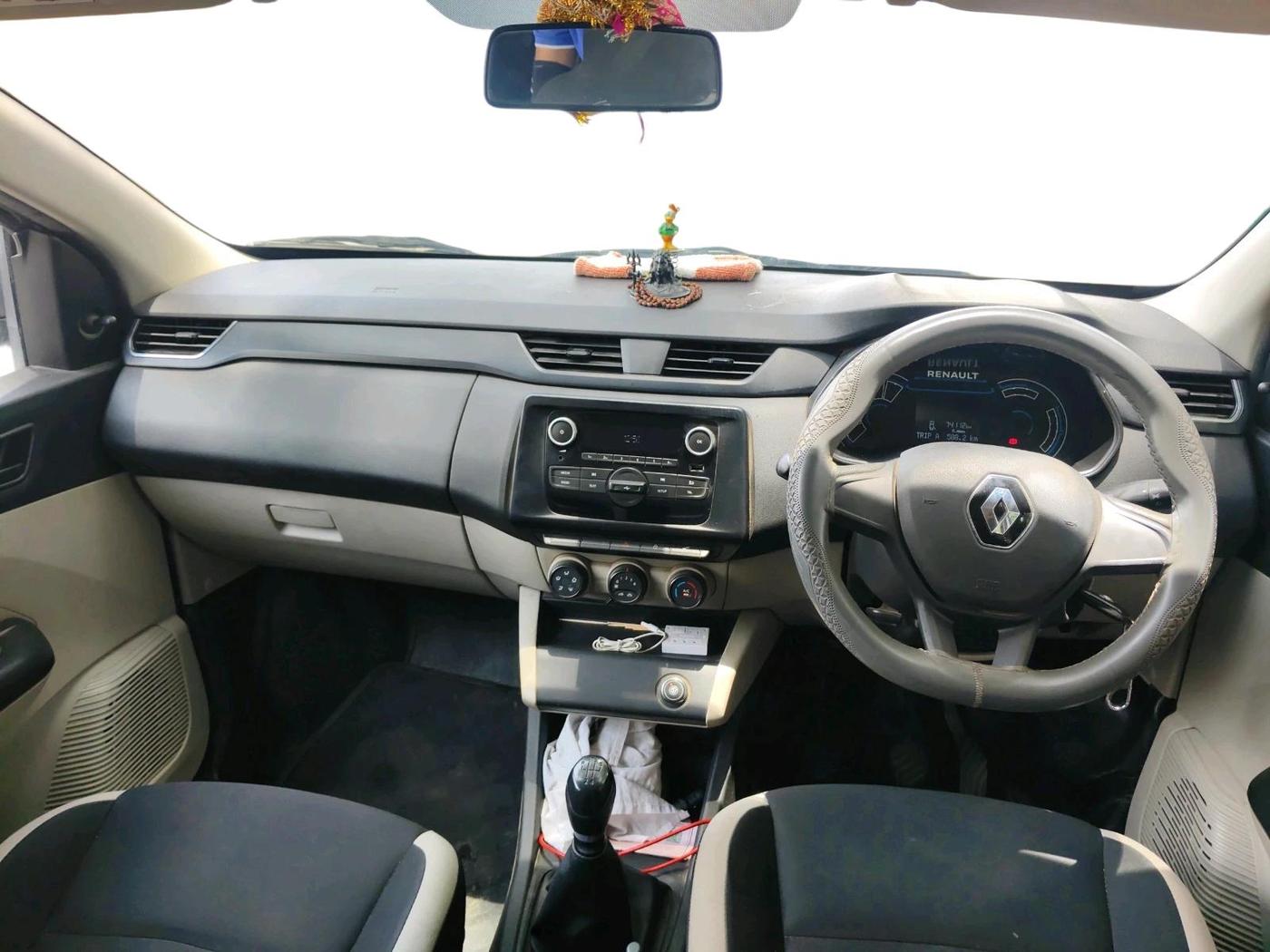 2023 Renault TRIBER RXL MT, CNG, Manual, 74,112 km, interior