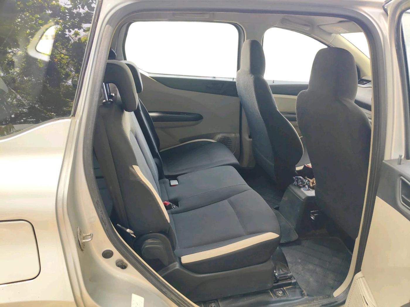 2023 Renault TRIBER RXL MT, CNG, Manual, 74,112 km, interior