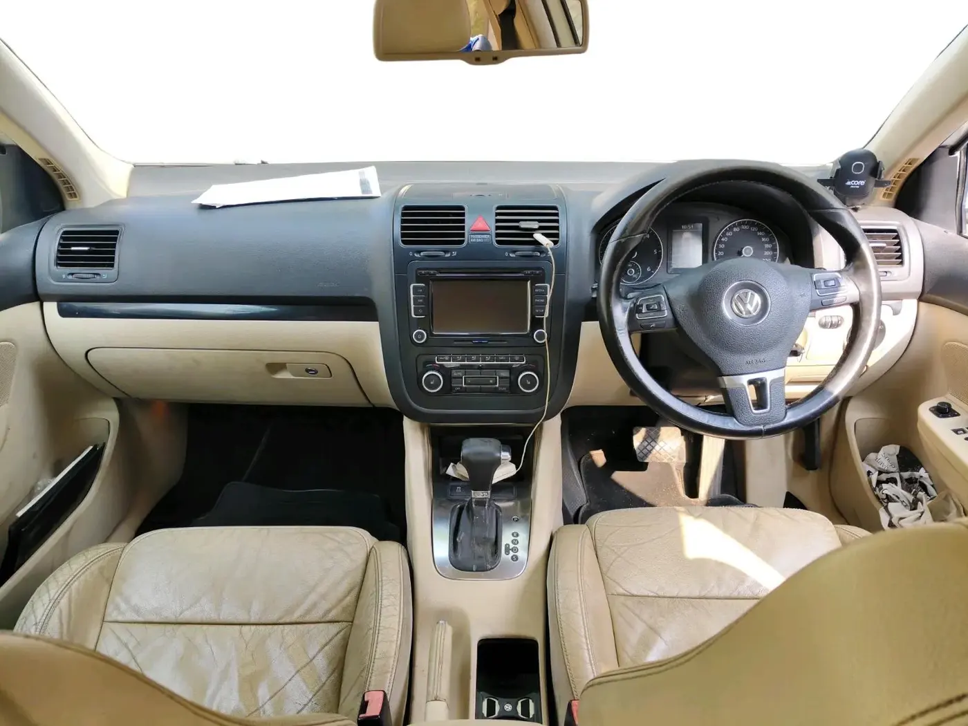 2010 Volkswagen Jetta COMFORTLINE 1.9 TDI AT, Diesel, Automatic, 1,61,434 km, interior