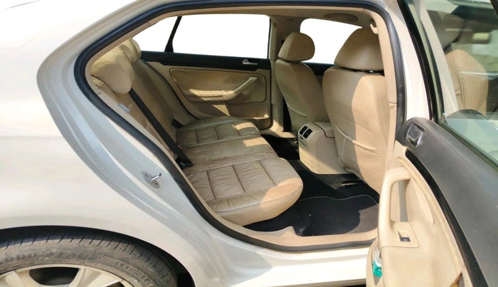 2010 Volkswagen Jetta COMFORTLINE 1.9 TDI AT, Diesel, Automatic, 1,61,434 km, interior