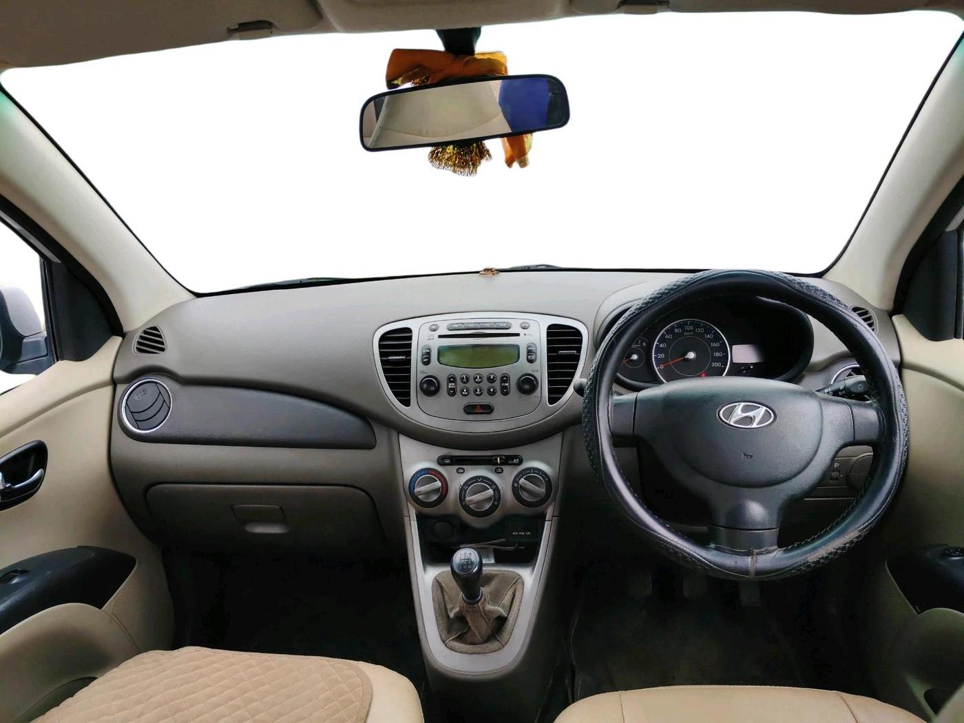 2011 Hyundai i10 SPORTZ 1.2, CNG, Manual, 99,891 km, interior