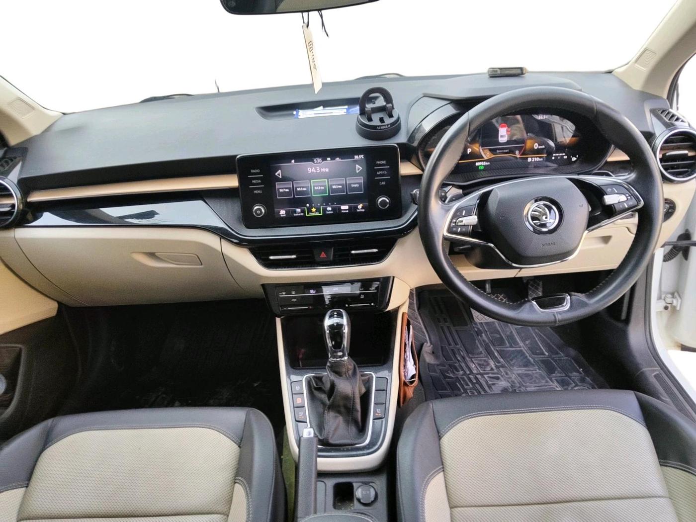 2023 Skoda SLAVIA STYLE 1.0L TSI AT, Petrol, Automatic, 80,955 km, interior