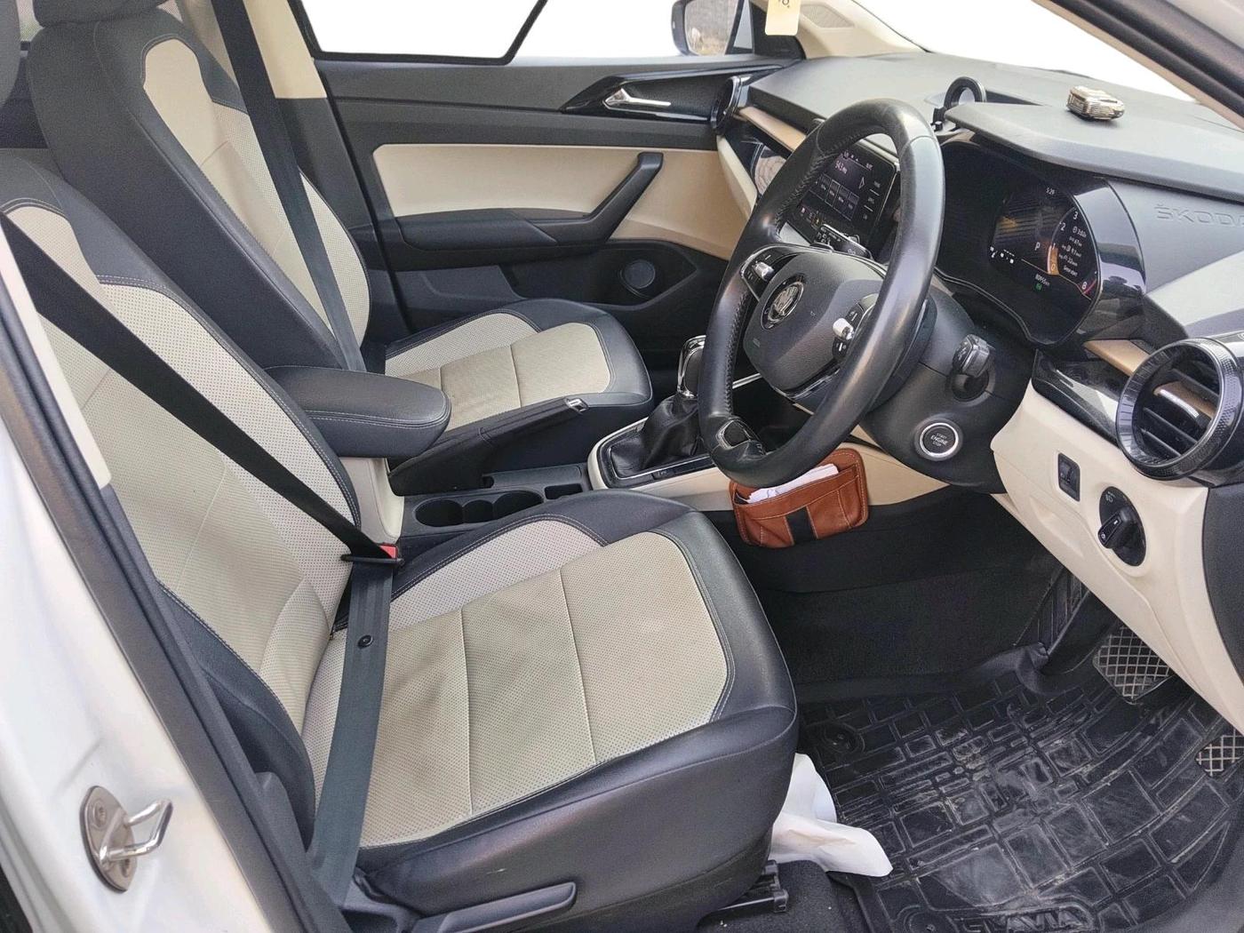 2023 Skoda SLAVIA STYLE 1.0L TSI AT, Petrol, Automatic, 80,955 km, interior