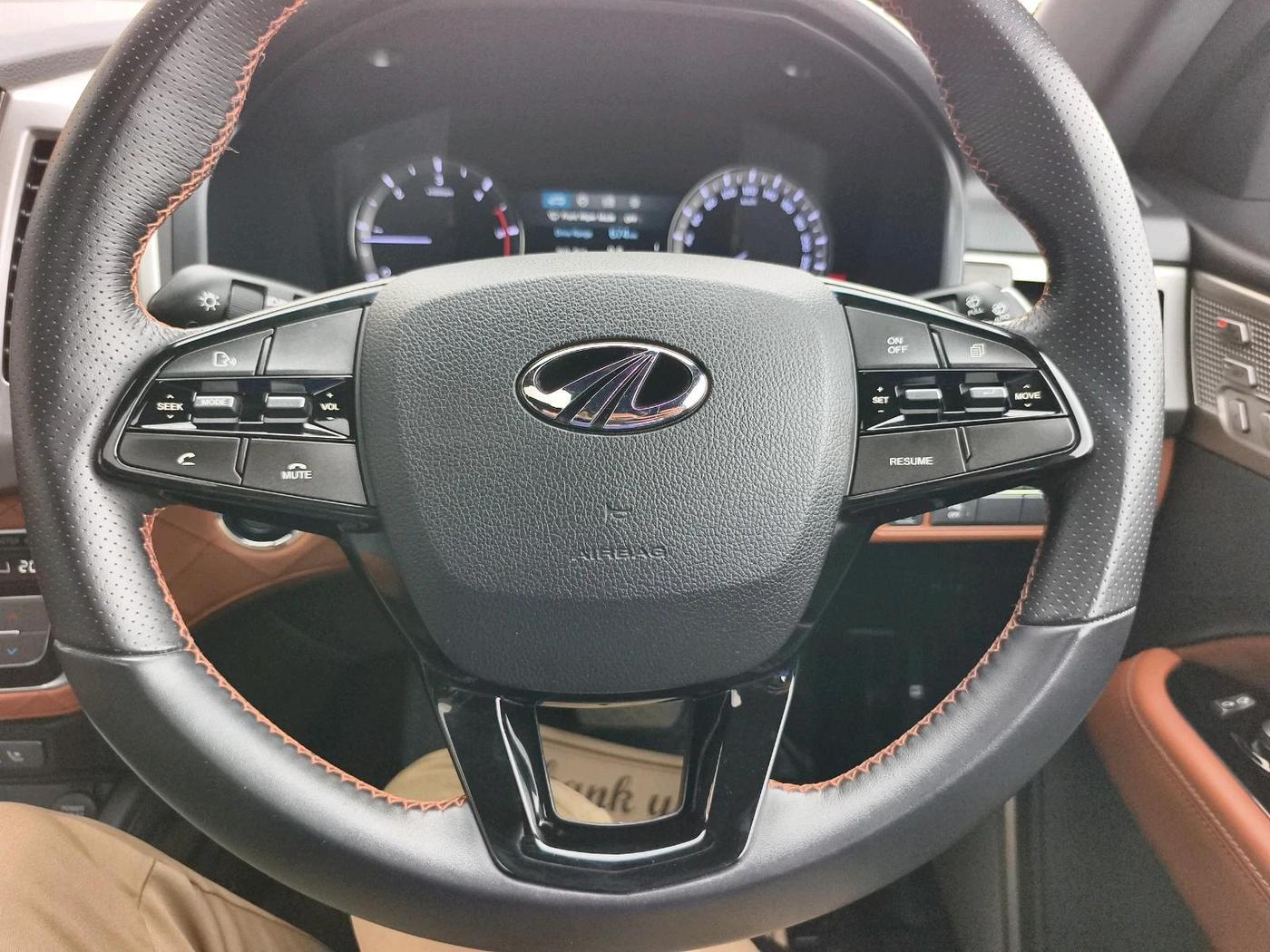 2019 Mahindra ALTURAS G4 4WD AT, Diesel, Automatic, 23,500 km, interior