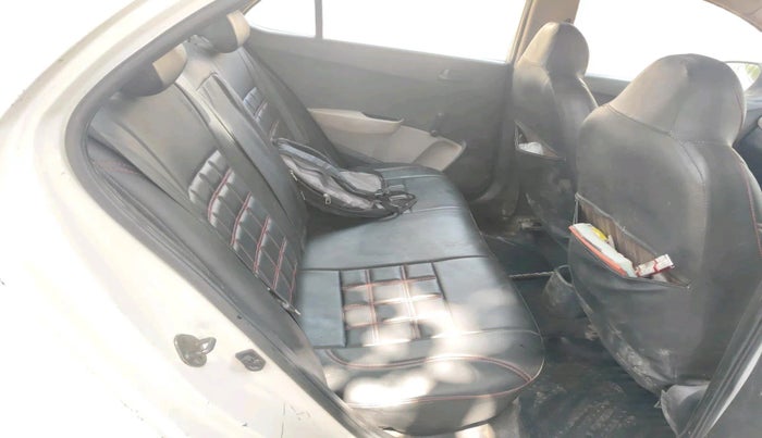 2016 Hyundai Xcent BASE 1.2, CNG, Manual, 1,97,461 km, interior