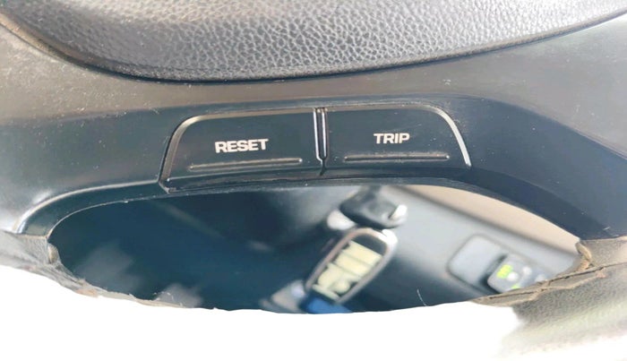 2016 Hyundai Xcent BASE 1.2, CNG, Manual, 1,97,461 km, interior