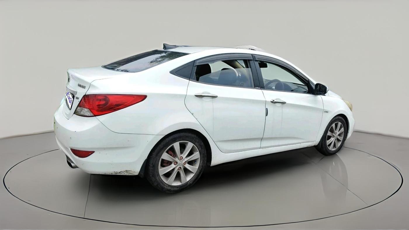 2012 Hyundai Verna FLUIDIC 1.6 CRDI SX, Diesel, Manual, 1,21,313 km, exterior