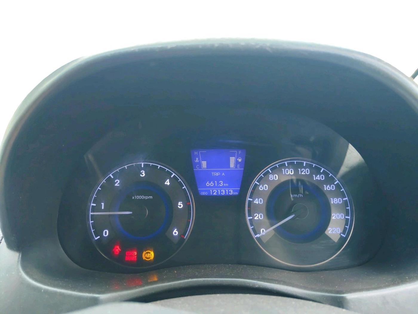 2012 Hyundai Verna FLUIDIC 1.6 CRDI SX, Diesel, Manual, 1,21,313 km, interior