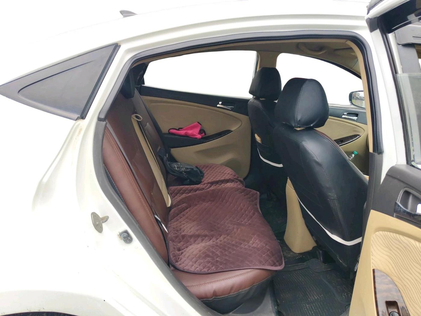 2012 Hyundai Verna FLUIDIC 1.6 CRDI SX, Diesel, Manual, 1,21,313 km, interior