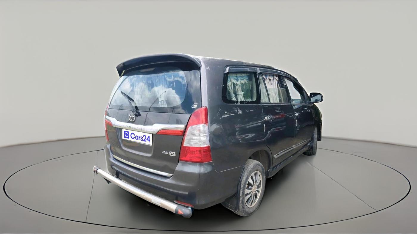 2015 Toyota Innova 2.5 VX 7 STR, Diesel, Manual, 94,867 km, exterior