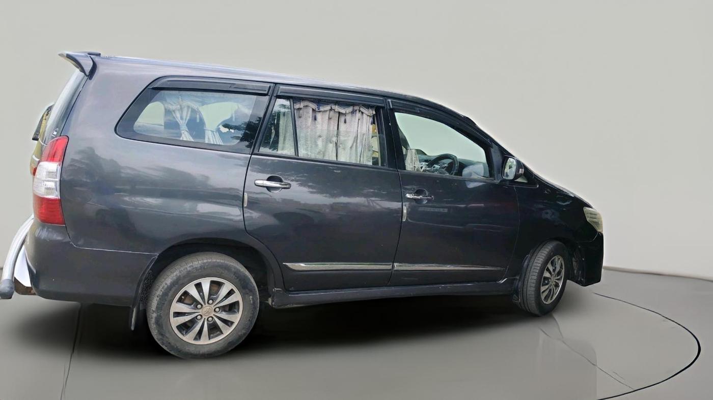 2015 Toyota Innova 2.5 VX 7 STR, Diesel, Manual, 94,867 km, exterior