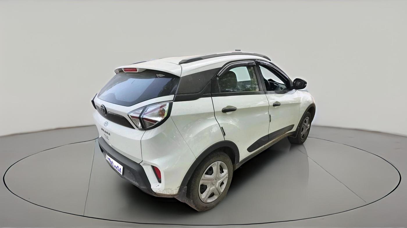 2022 Tata NEXON XM PETROL, CNG, Manual, 94,386 km, exterior