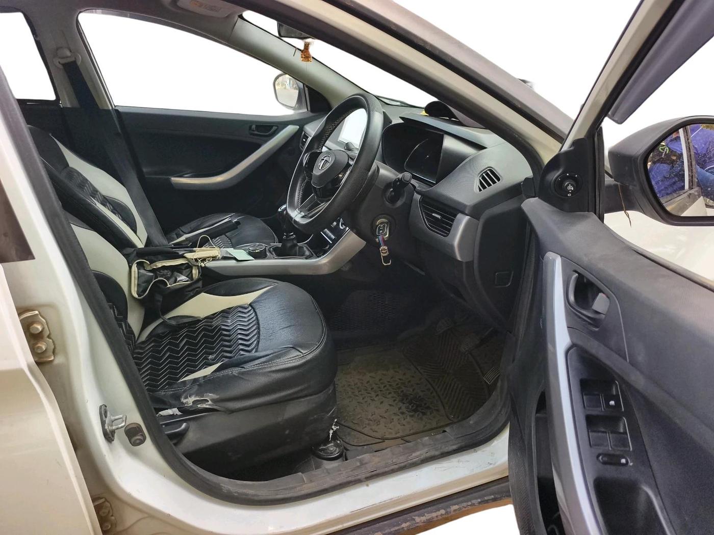 2022 Tata NEXON XM PETROL, CNG, Manual, 94,386 km, interior