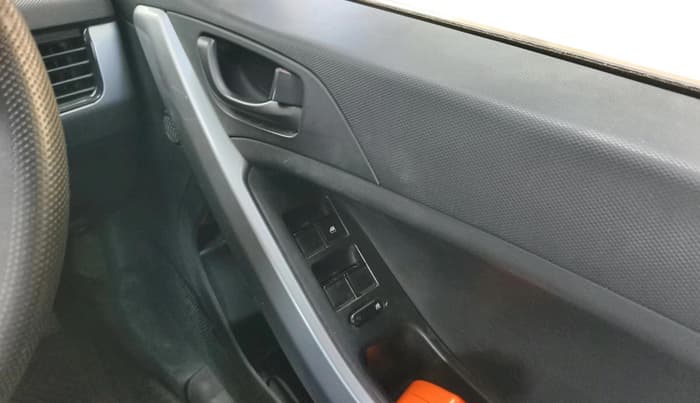 2022 Tata NEXON XM PETROL, CNG, Manual, 94,386 km, interior