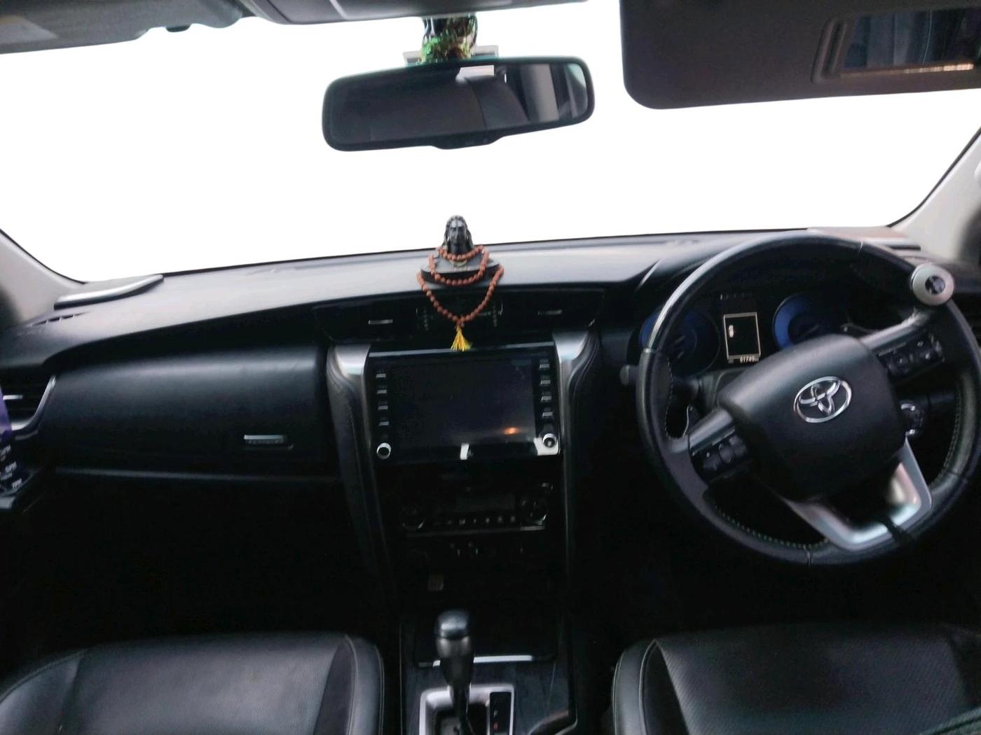 2022 Toyota Fortuner 4X4 AT 2.8 DIESEL, Diesel, Automatic, 51,749 km, interior