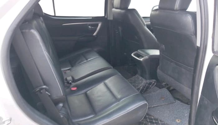 2022 Toyota Fortuner 4X4 AT 2.8 DIESEL, Diesel, Automatic, 51,749 km, interior