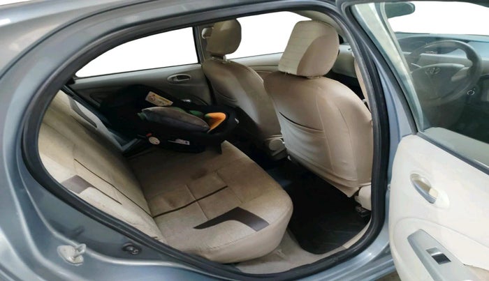 2015 Toyota Etios Liva V, Petrol, Manual, 1,36,941 km, interior