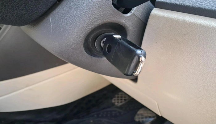 2013 Volkswagen Vento HIGHLINE DIESEL 1.6, Diesel, Manual, 1,35,388 km, interior