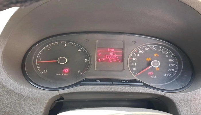 2013 Volkswagen Vento HIGHLINE DIESEL 1.6, Diesel, Manual, 1,35,388 km, interior