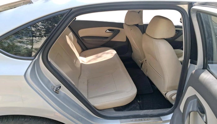 2013 Volkswagen Vento HIGHLINE DIESEL 1.6, Diesel, Manual, 1,35,388 km, interior