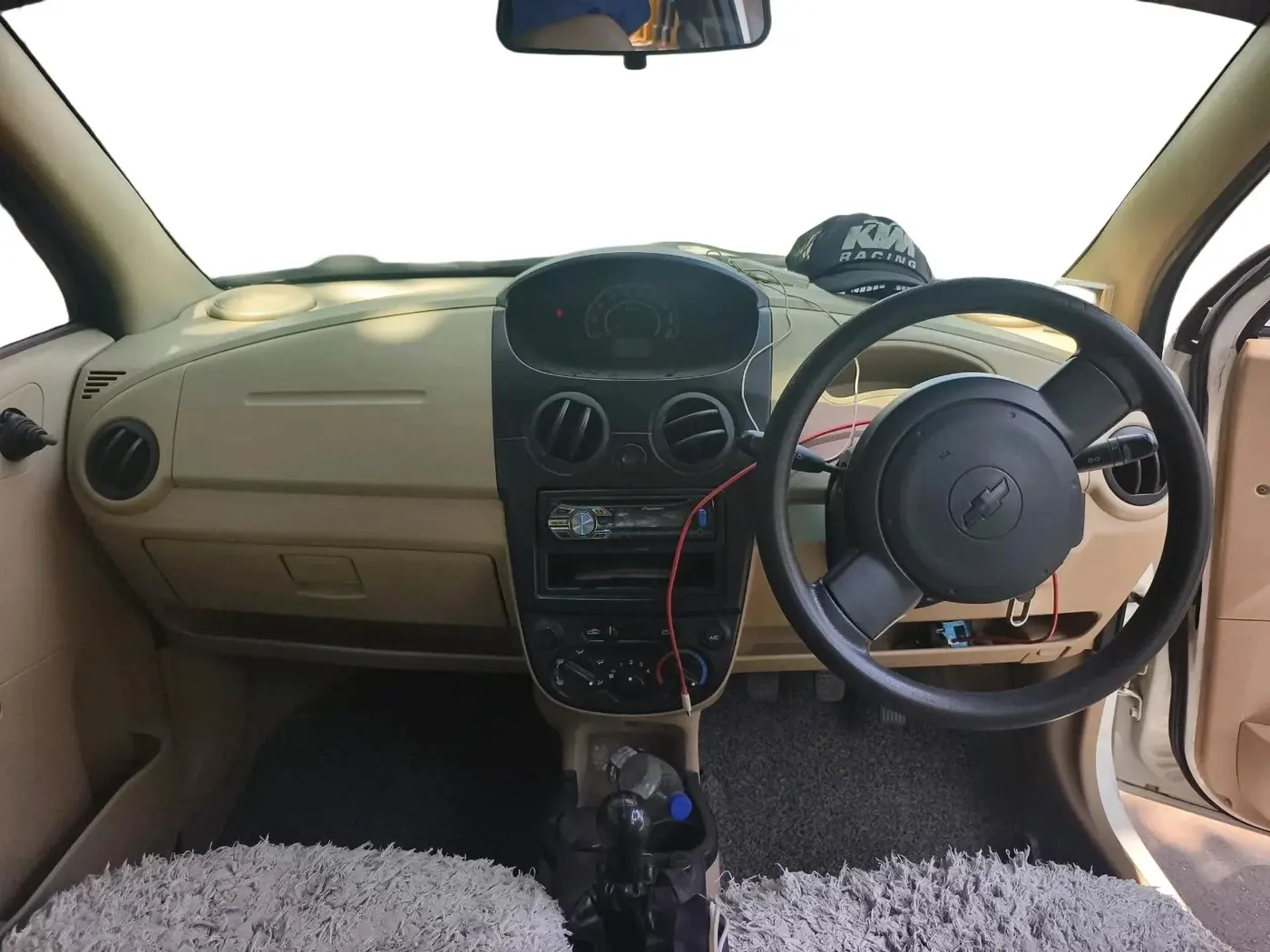 2011 Chevrolet Spark LS 1.0, Petrol, Manual, 1,02,643 km, interior