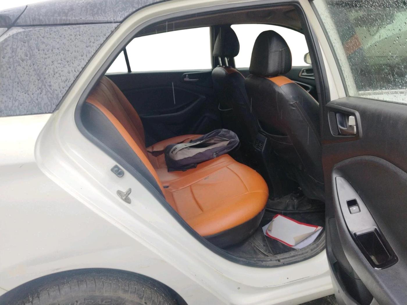 2018 Hyundai Elite i20 ASTA 1.2 DUAL TONE, Petrol, Manual, 1,66,108 km, interior