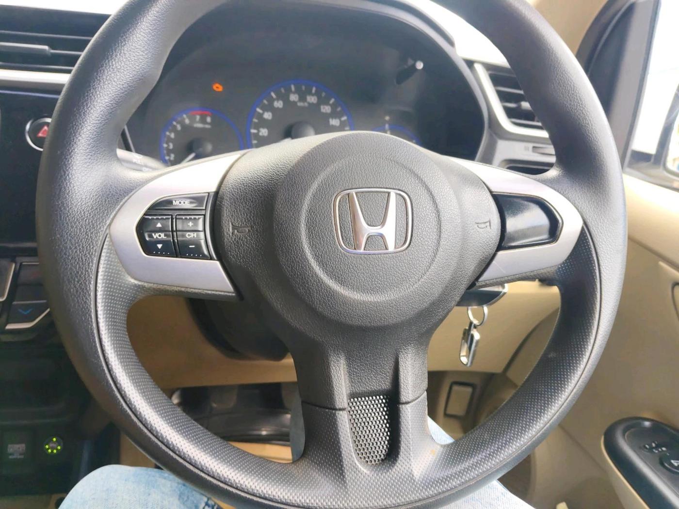 2016 Honda Amaze 1.2L I-VTEC S, CNG, Manual, 1,12,102 km, interior