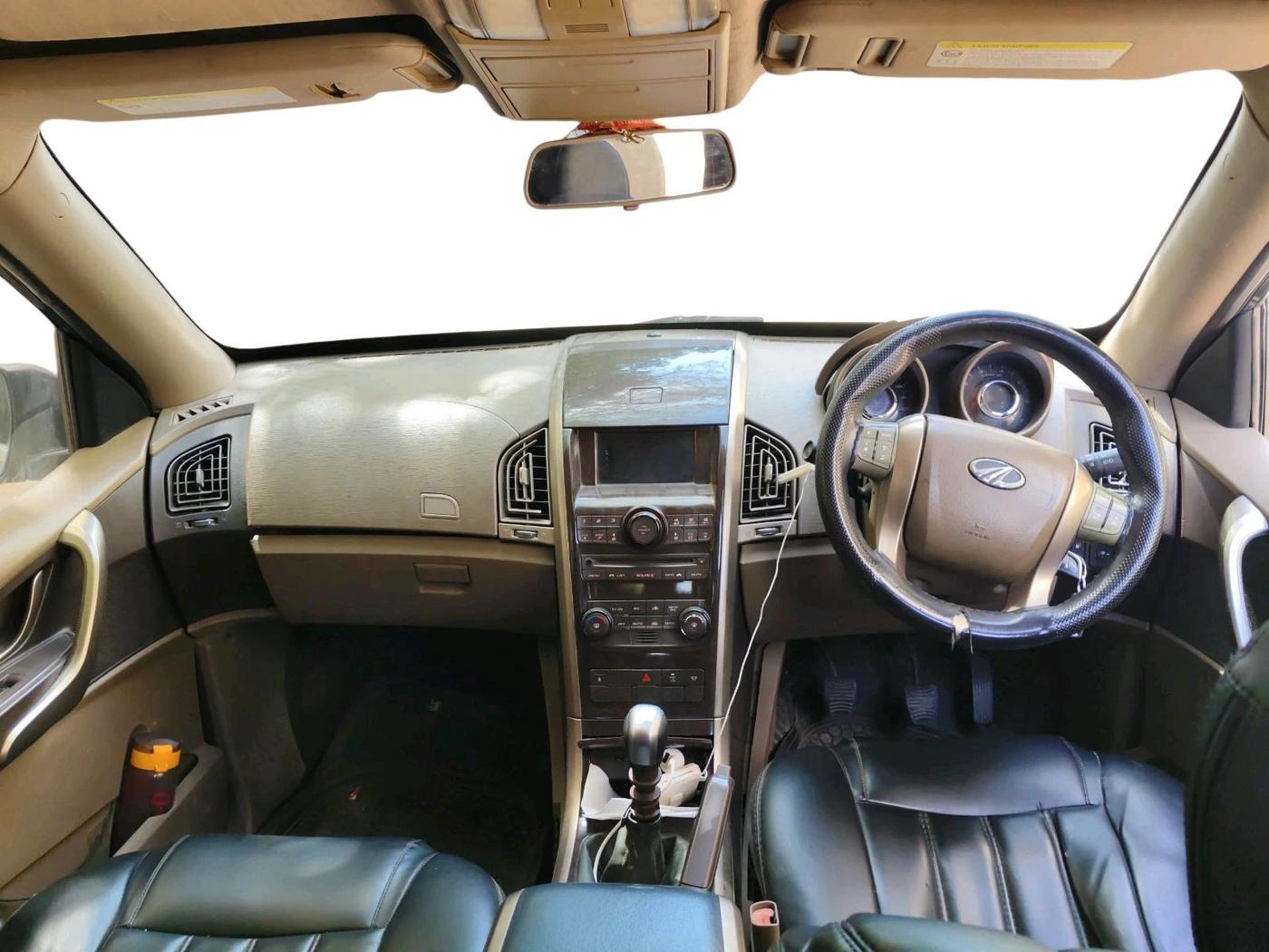 2012 Mahindra XUV500 W6, Diesel, Manual, 1,09,596 km, interior