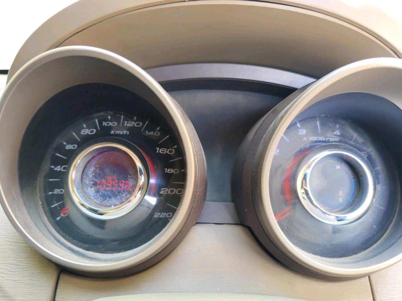 2012 Mahindra XUV500 W6, Diesel, Manual, 1,09,596 km, interior