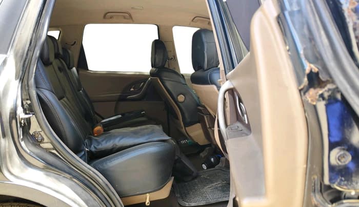 2012 Mahindra XUV500 W6, Diesel, Manual, 1,09,596 km, interior