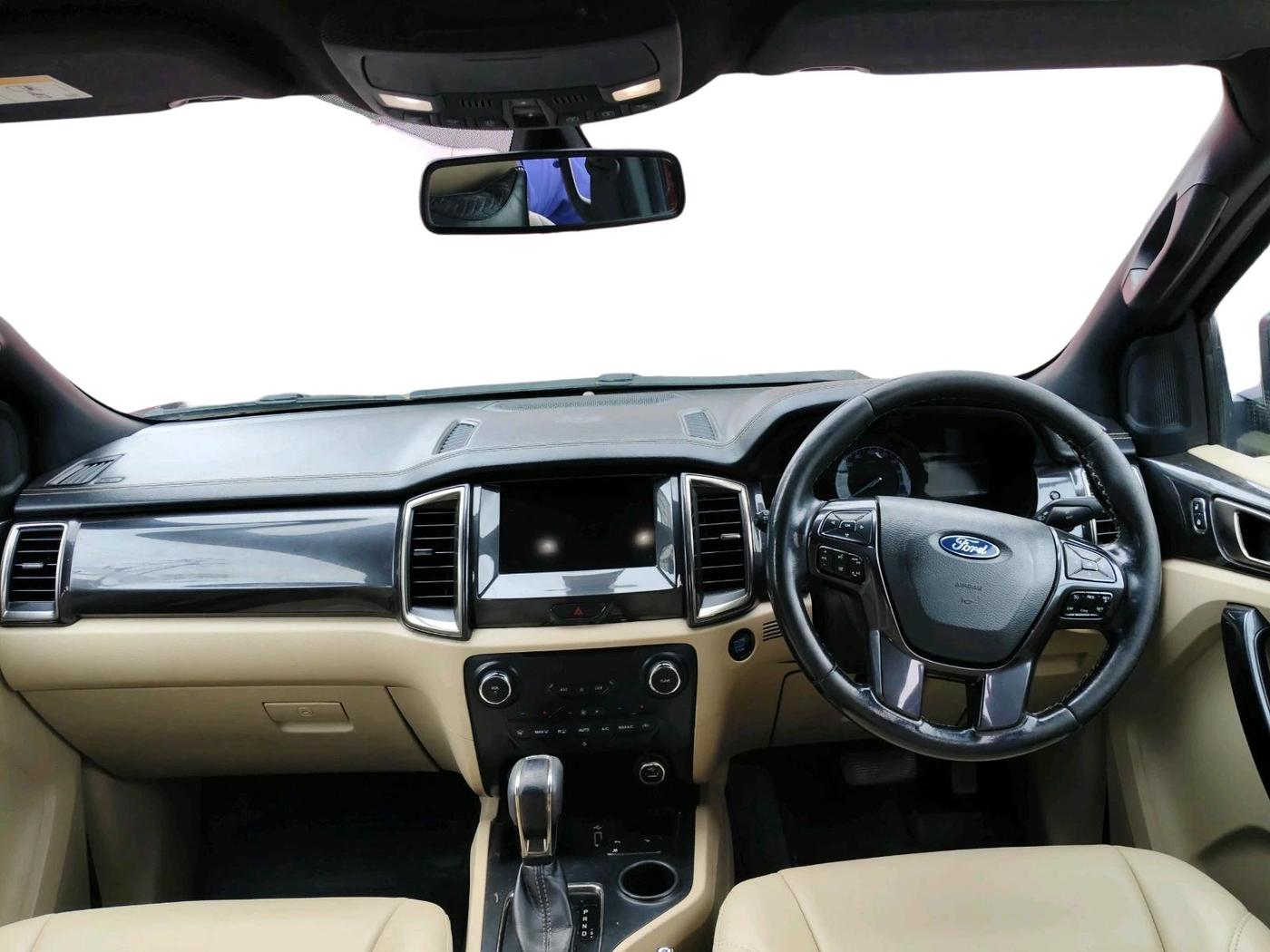 2019 Ford Endeavour TITANIUM PLUS 2.2 4X2 AT SUNROOF, Diesel, Automatic, 96,630 km, interior