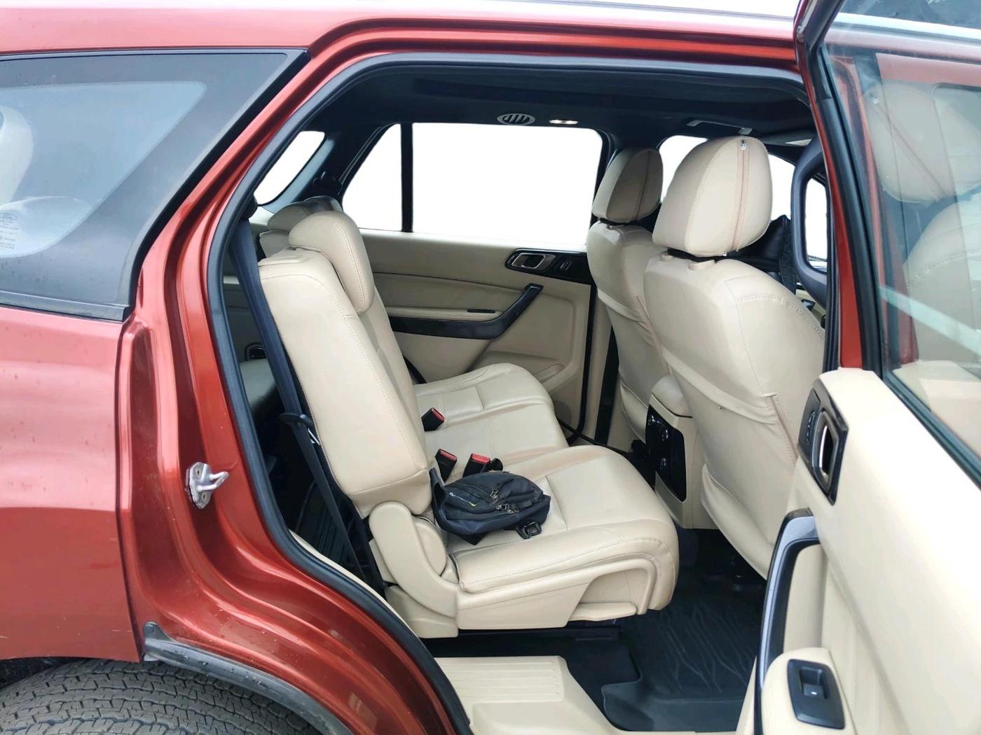 2019 Ford Endeavour TITANIUM PLUS 2.2 4X2 AT SUNROOF, Diesel, Automatic, 96,630 km, interior