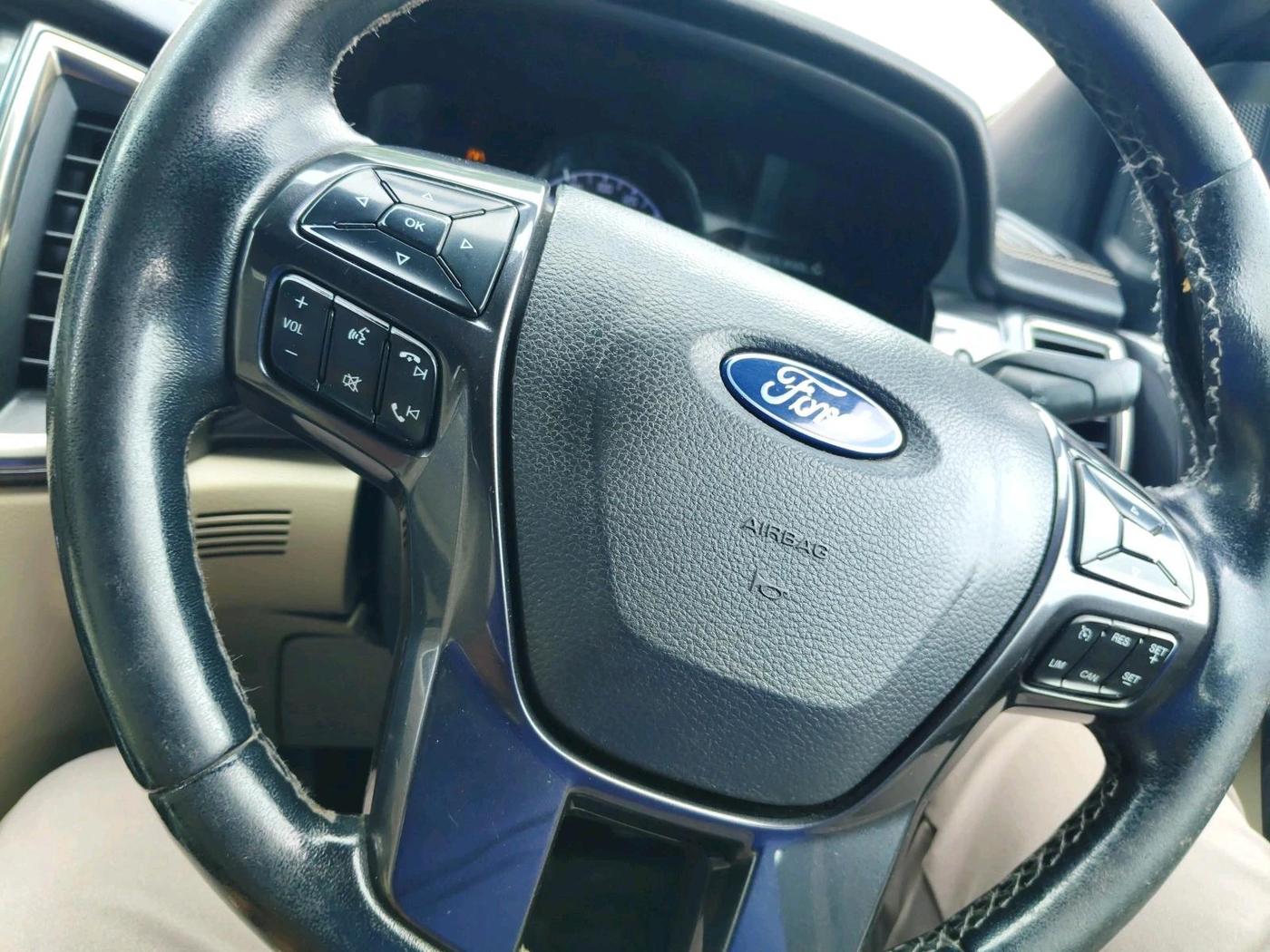 2019 Ford Endeavour TITANIUM PLUS 2.2 4X2 AT SUNROOF, Diesel, Automatic, 96,630 km, interior