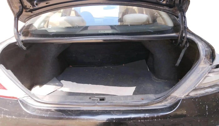 2014 Renault Scala RXE PETROL, Petrol, Manual, 90,142 km, exterior