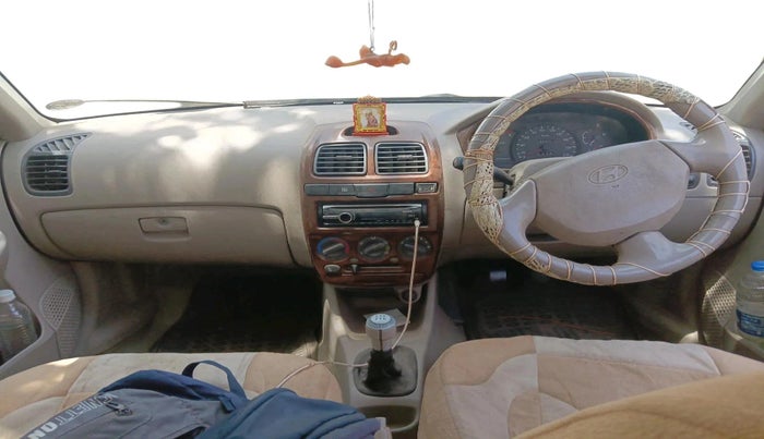 2011 Hyundai Accent GLE, CNG, Manual, 96,070 km, interior