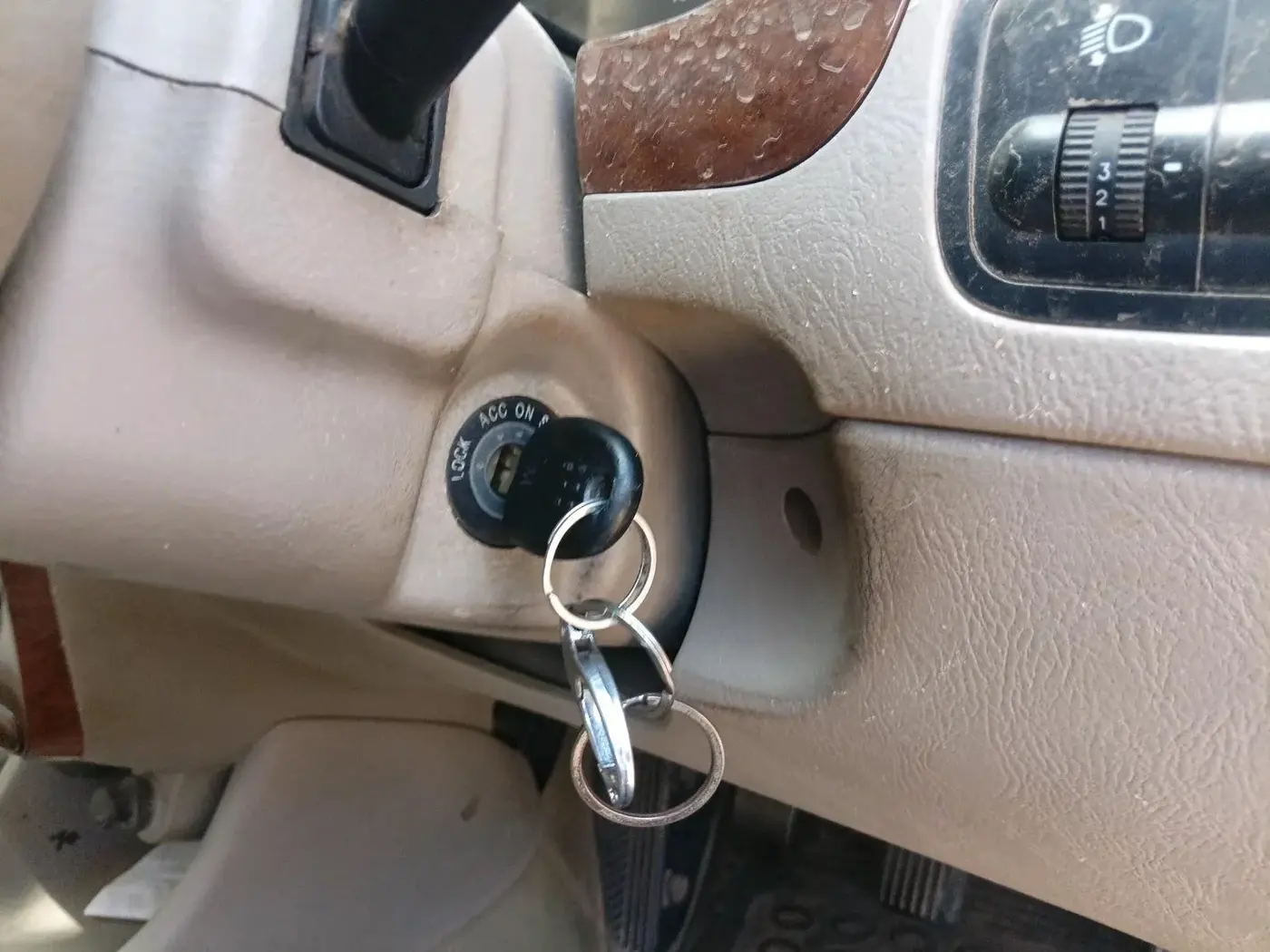 2011 Hyundai Accent GLE, CNG, Manual, 96,070 km, interior