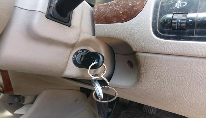 2011 Hyundai Accent GLE, CNG, Manual, 96,070 km, interior