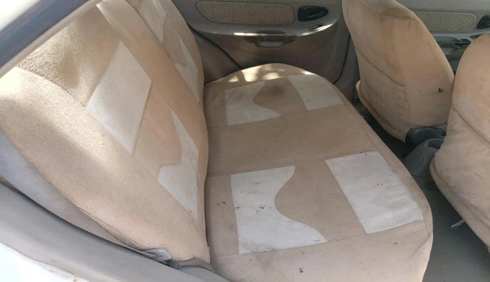 2011 Hyundai Accent GLE, CNG, Manual, 96,070 km, interior