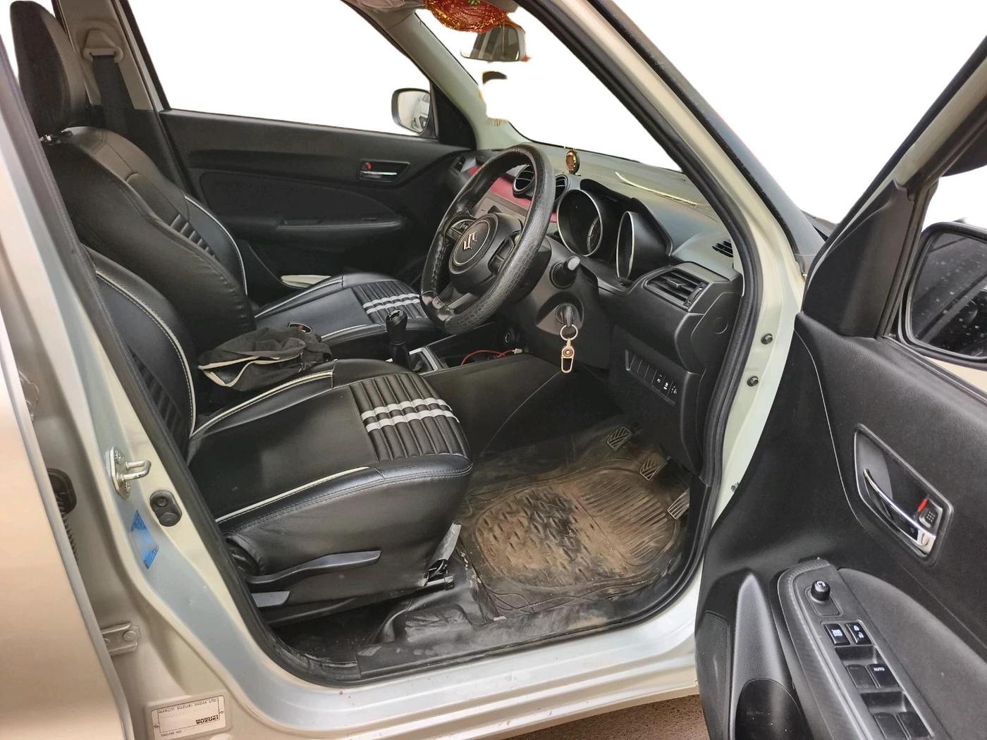 2023 Maruti Swift VXI, Petrol, Manual, 32,598 km, interior